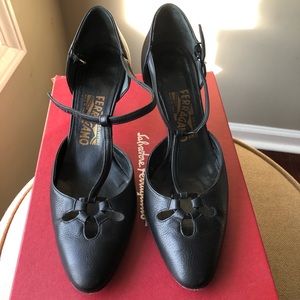Vintage Ferragamo Heel t-strap